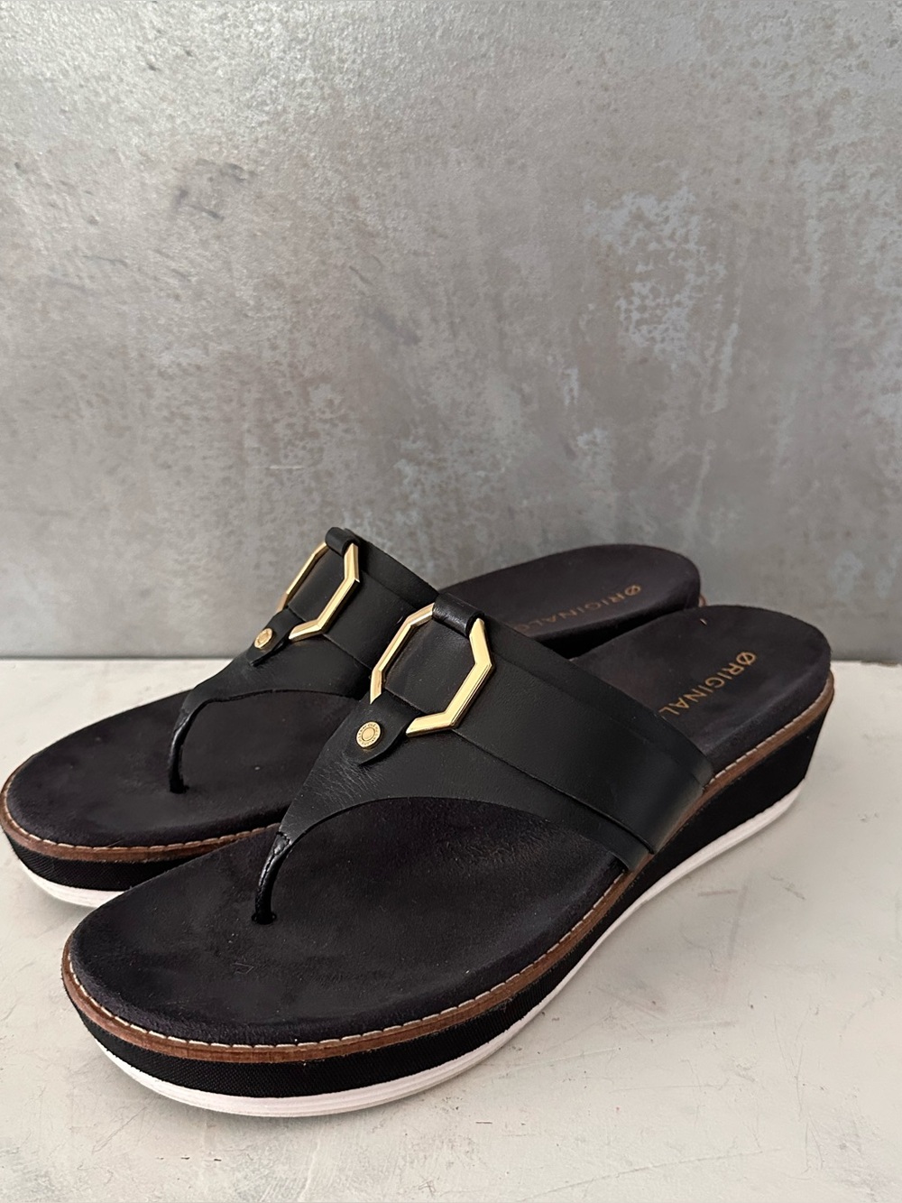 COLE HAAN ORIGINALGRAND LEATHER PLATFORM THONG SANDALS SIZE 9 B